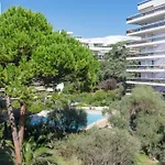 Seli 2 Pieces Classe 52 M2 Terrasse 20m2 Plages Piscine Juan Parking *