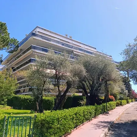 Oree Du Cap 2 Pieces Climatise Classe 52 M2 Terrasse 20M2 Plages Piscine Antibes Avec Parking Privatif * Antibes