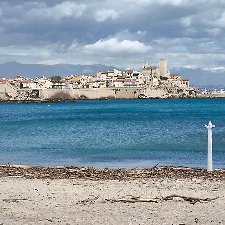 Oree Du Cap 2 Pieces Climatise Classe 52 M2 Terrasse 20M2 Plages Piscine Antibes Avec Parking Privatif