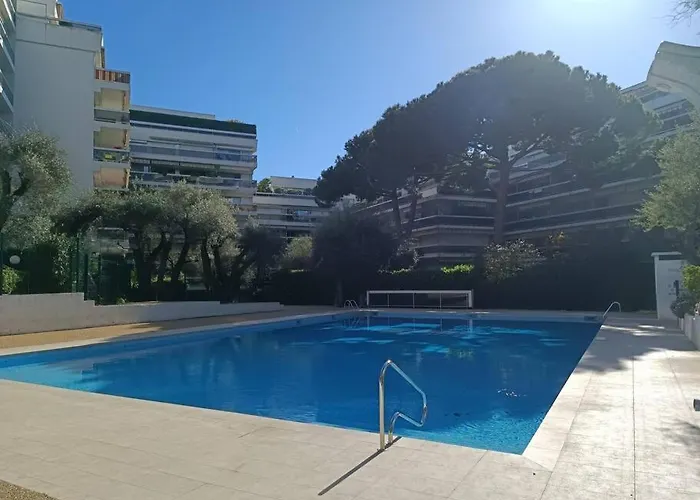 Seli 2 Pièces Classé 52 M2 Terrasse 20m2 Plages Piscine Juan Parking *