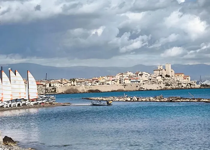 Seli 2 Pieces Classe 52 M2 Terrasse 20m2 Plages Piscine Juan Parking Lägenhet