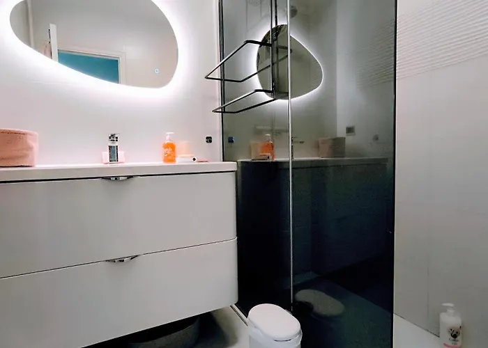 Seli 2 Pieces Classe 52 M2 Terrasse 20m2 Plages Piscine Juan Parking *