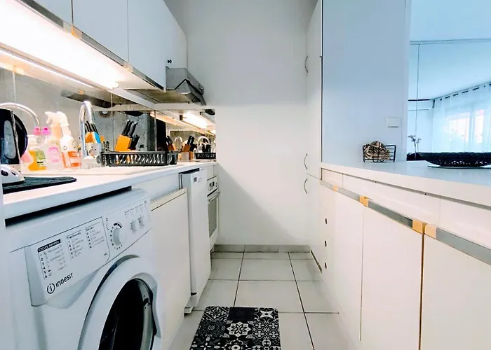 Seli 2 Pièces Classé 52 M2 Terrasse 20m2 Plages Piscine Juan Parking Appartamento *